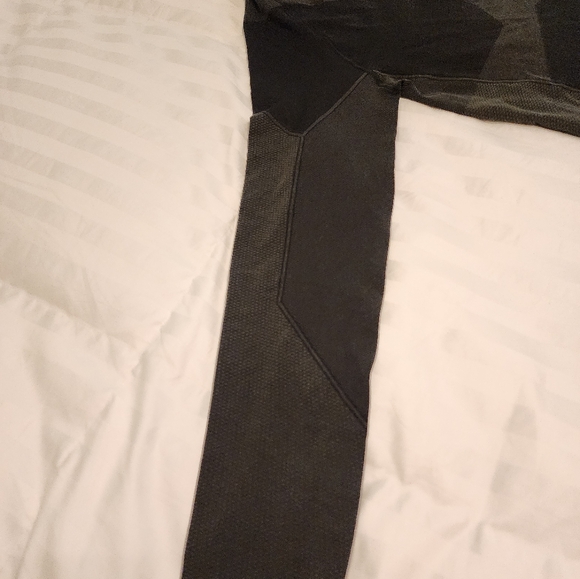 Gymshark Longsleeve Men's Top - Picture 4 of 5